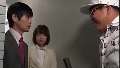 The bride to be is kidnapped by her wicked friend.