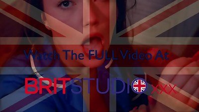 Teen nurse gives good blow job