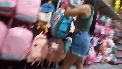 I JUST encountered HER IN THE super AND I ASK HER IF YOU WANT TO BE MY GIRLFRIEND, IN THE END I TAKE HER TO observe NETFLIX (in public)