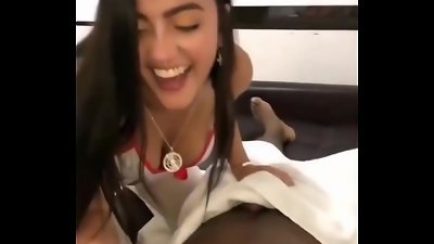 SCORT Venezolana SIN CONDON la cuarentena la obliga a vender su cuerpo en su Primer audition porn