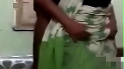 INDIAN DESI SAREE AUNTY rock hard boning