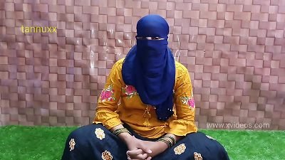 Sunitaâ€™s hot pussy from New Delhi MMS video of the sexy girl