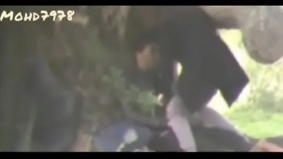 Indian lovebirds enjoy a romantic outing in the park, episode 14