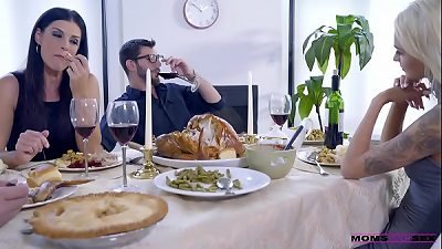 Emma Hix and India Summer in hot threesome scene