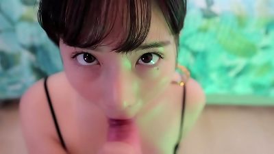 Blowjob from a smoking hot girl with a seductive and attractive vaping style