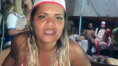 Quem te falou que n&atilde;o ia ter carnaval em 2021 ? Carnaval da Paty bumbum e convidados terminou na praia