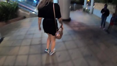Sara blonde walking through the shopping center in Bucaramanga with lovense lush activated