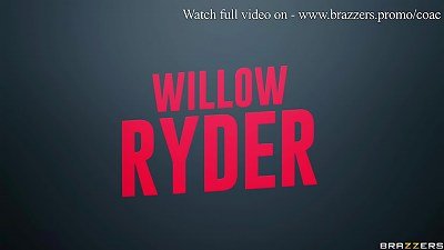 hungry Stepmom & The Coach&acirc;&euro;&trade;s Nerdy daughter-in-law - Vivianne Desilva, Willow Ryder / Brazzers  / flow full from www.brazzers.promo/coac