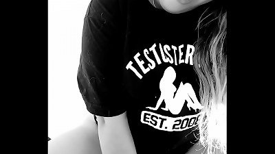 Aline Lopez se masturbando com vibrador para o Testosterona Blog