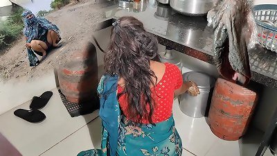 Komal got fucked in the kitchen for peeing on road