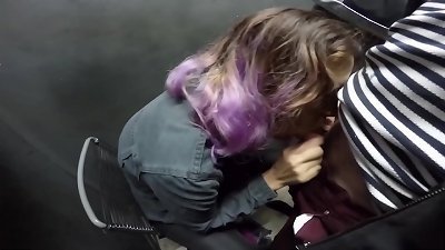 Mah&eacute; fait sa chienne en plein Paris