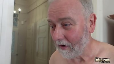 white hair aged guy has fuckfest with nymphomaniac nubile that wants his cock insider her