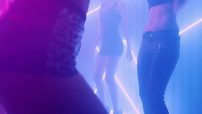 Liz Vicious, Raven Riley, Angie Bonita, Diamond Raven & Lots of friends having fun celebrating XVIDEOS