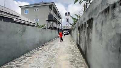 Where Una Dey Go? - Una's got a question about a certain someone.