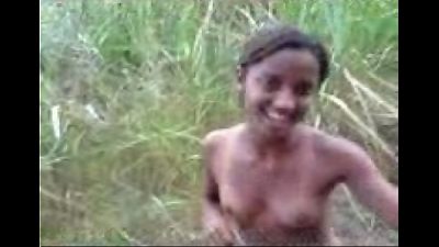 Morena getting fucked in the bush - Campos dos Goytacazes