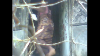 indian aunty changing saree 2