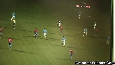 aged cockslut loses a bet and gives up her twat