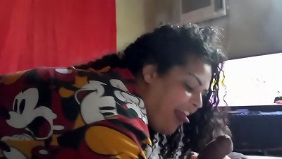 plumper deepthroating huge hard-on early in the morning