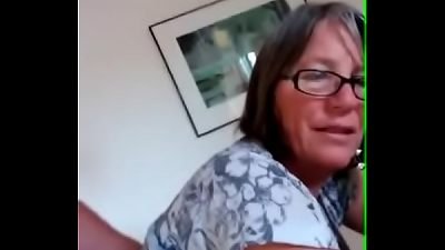 Mi esposa siendo penetrada analmente mientras hablamos LustyGolden