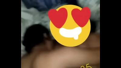 La reina mamando tetas y recib&iacute;endo verga