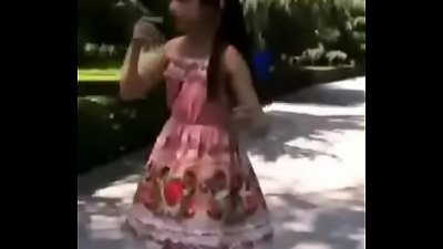 Em há»c sinh adorable demonstrate h&agrave;ng - link full&colon; http&colon;&sol;&sol;megaurl&period;in&sol;I4du1je2