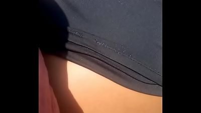 A FILHA DA MINHA NOVA NAMORADA SOSINHA NO QUINTAL COMI O CU MINHA MULHER ESTAVA NO BANHO