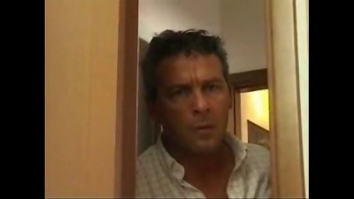 Pai pega filho com namorada aproveita mete pica nela