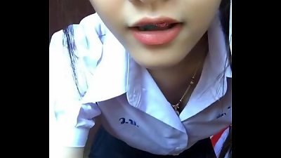 à¸™à¸±à¸à¹€à¸£à¸µà¸¢à¸™ à¸¡.6 à¸™à¹ˆà¸²à¸£à¸±à¸à¹‚à¸„à¸£à¸• à¹€à¸­à¸²à¸Šà¸¸à¸”à¹„à¸«à¸™à¸šà¸­à¸à¸¡à¸²