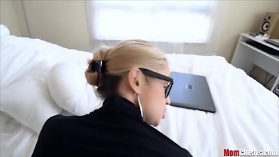 bore scorching mom nails Son- Sarah Vandella