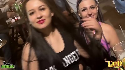 There was a whoring in the middle of the pagoda in the battered - Dai Da Praia - Nicole Brazil - Casal Dna - Dnox Brazil - Camila Prado - Paulinho Da Praia Grande