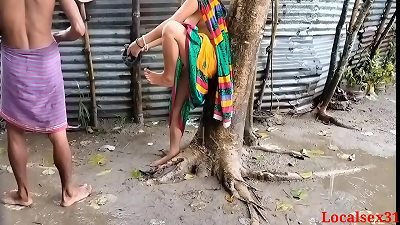 Raini Time's outdoor sex with older Bengali woman