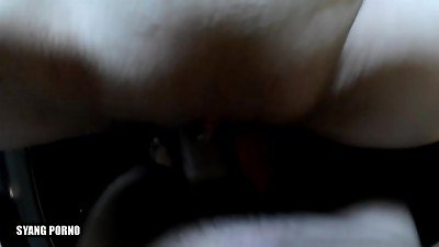 Coroa safada chupa o pau do novinho e da a boceta pra ele no motel