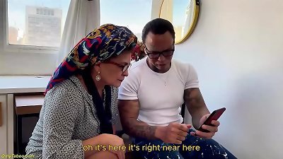 A real estate agent has sex with a nymphomaniac woman who is older than him.