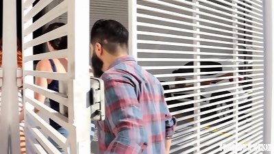 Ruvinha had a threesome with a couple of friends on her birthday