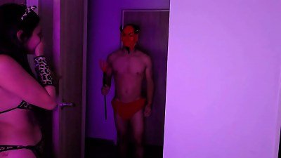 Itâ€™s Halloween and here is a facial cumshot to celebrate.