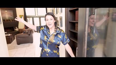 Coco Vandi's spring break with her hot step aunt (part 1)