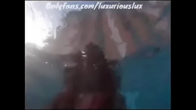 Luxxx magnificent butt dirty dancing in the pool