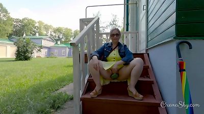 Buttpluged tramp in a nature park