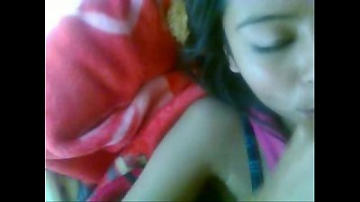 Mi novia mamandome la verga