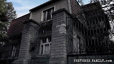 perverse family Daddy's damsel