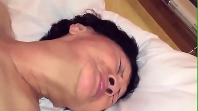 Abuela japonesa de 77 a&ntilde;os v&iacute;deo completo